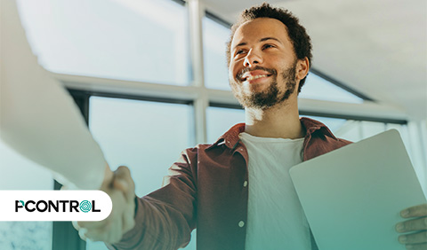 Qual a melhor frase para abordar um cliente: pcontrol
